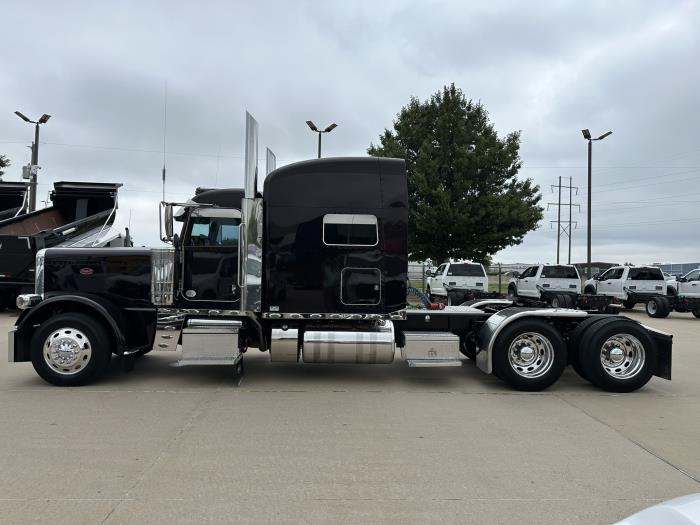2022 Peterbilt 389-5
