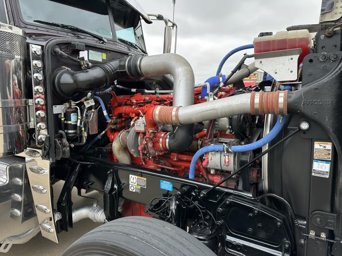 2022 Peterbilt 389-15