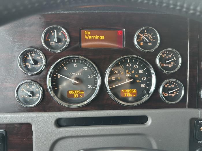 2022 Peterbilt 389-6