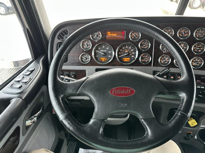2022 Peterbilt 389-7