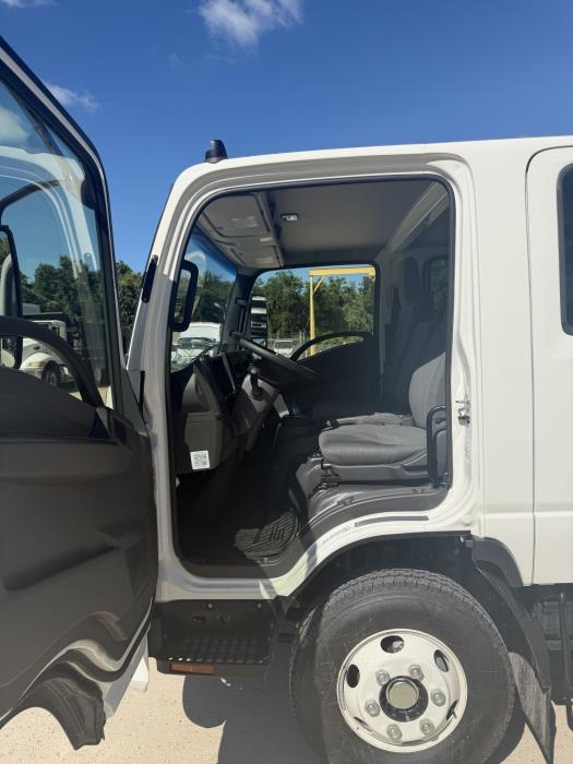 2026 Isuzu NPR-HD-8