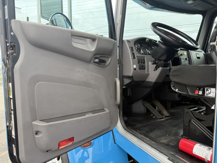 2020 Peterbilt 337-1