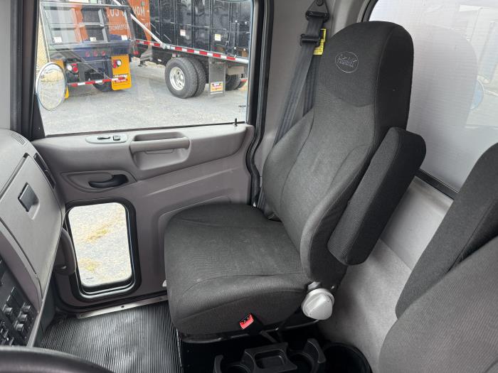 2020 Peterbilt 337-3