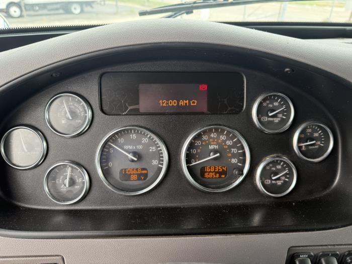 2020 Peterbilt 337-7