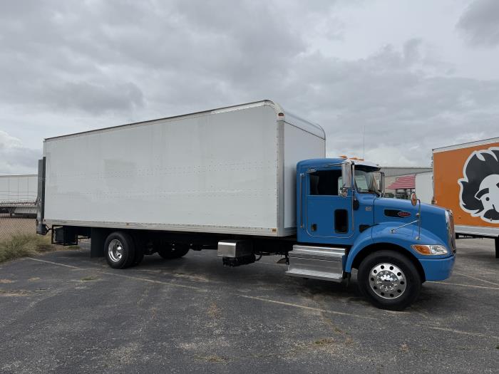 2020 Peterbilt 337-17