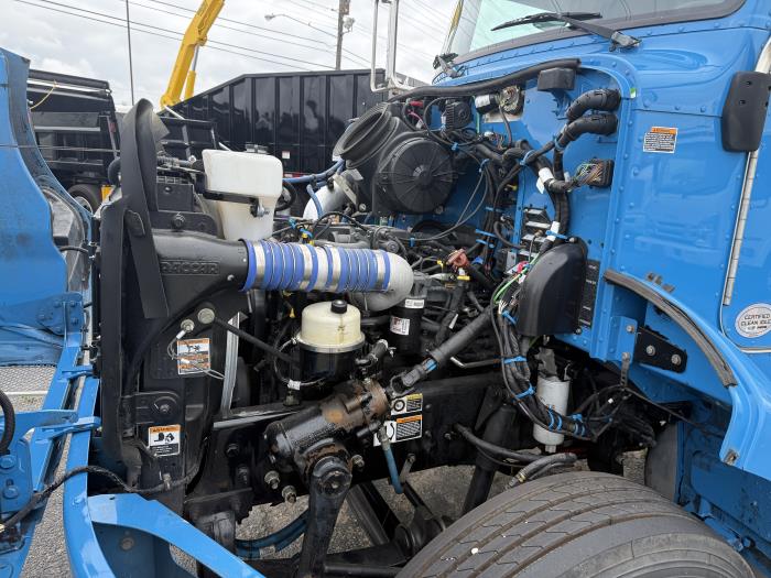 2020 Peterbilt 337-21