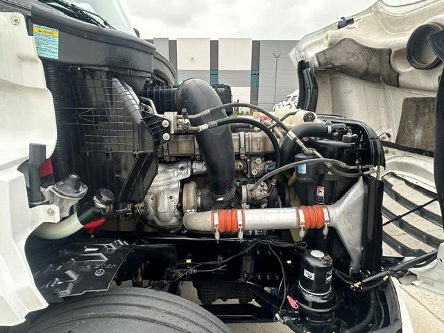 2021 Freightliner Cascadia-1