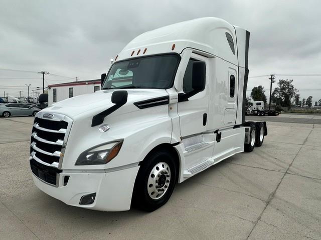 2021 Freightliner Cascadia-0