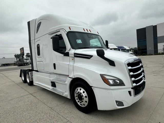 2021 Freightliner Cascadia-13