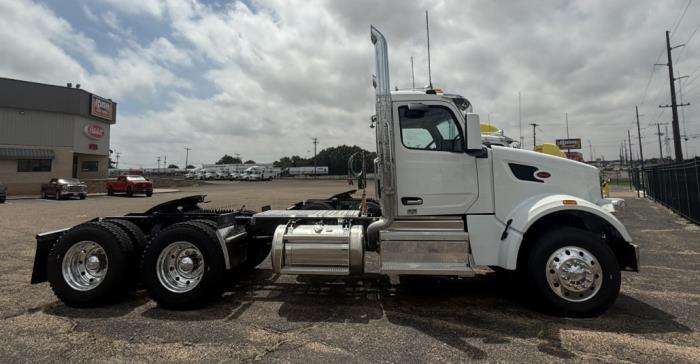 2027 Peterbilt 567-3