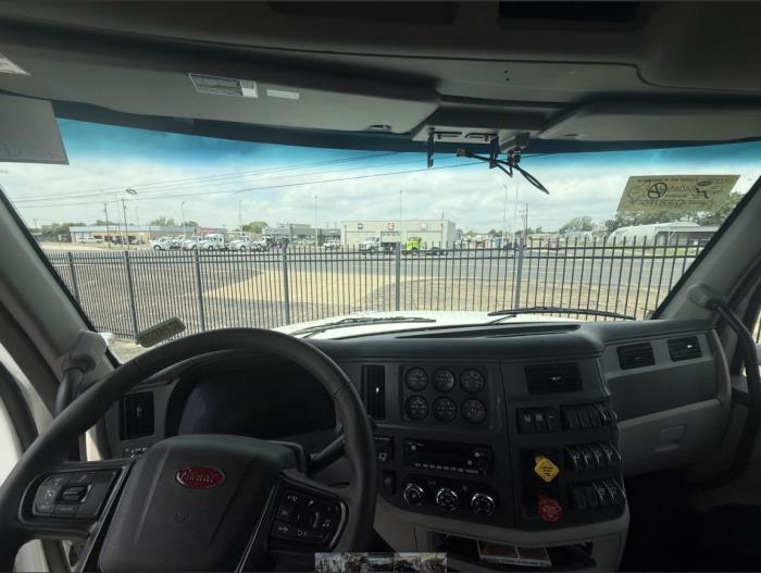 2027 Peterbilt 567-12
