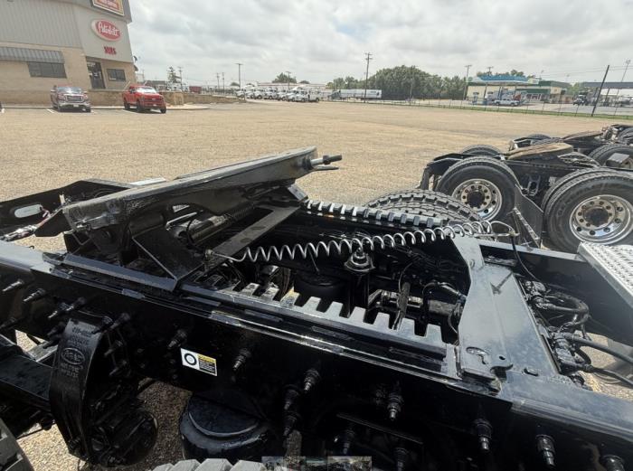 2027 Peterbilt 567-7