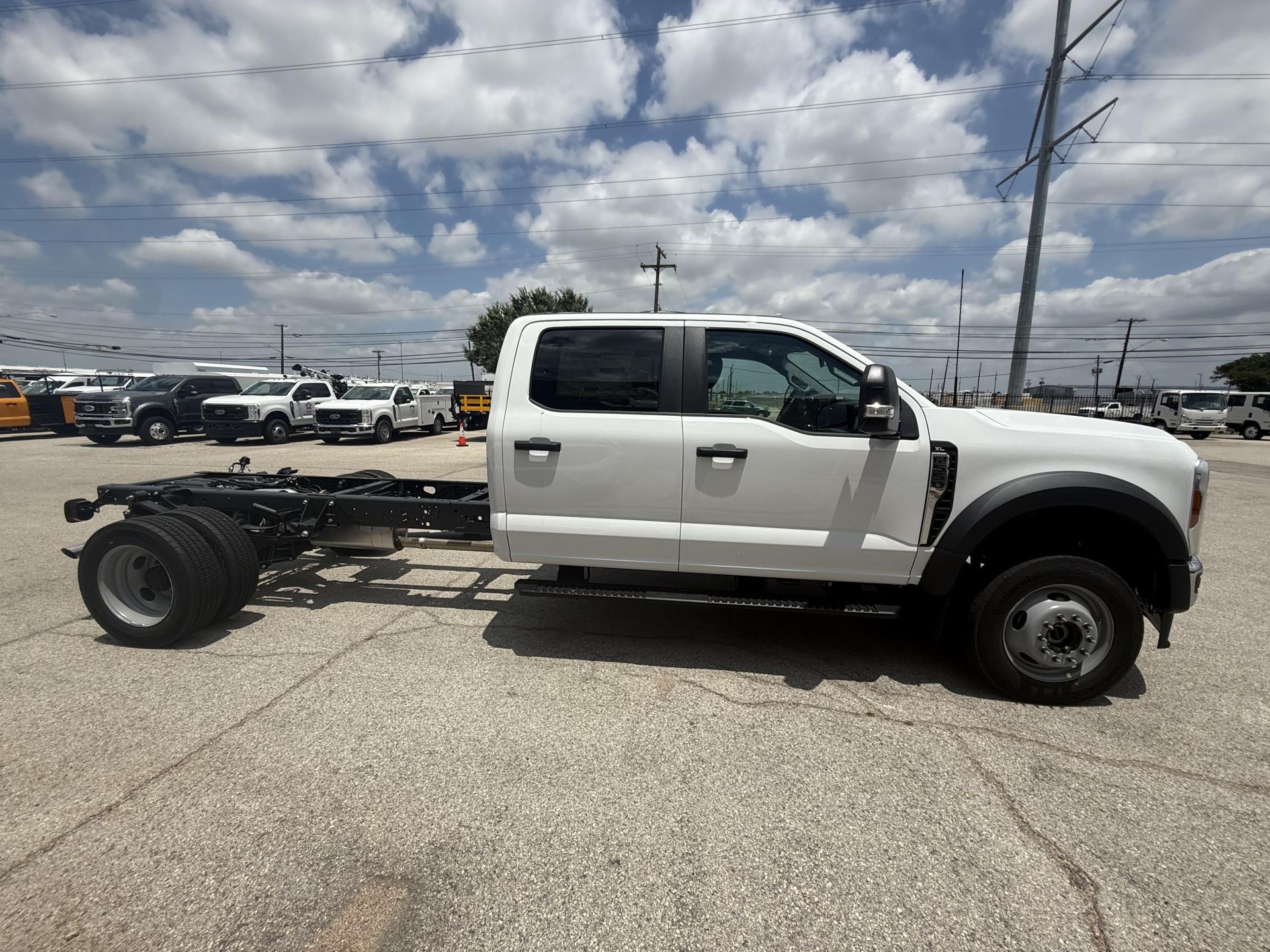 New 2026 Ford F-550 - photo 8
