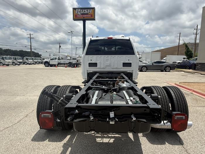 2026 Ford F-550-3