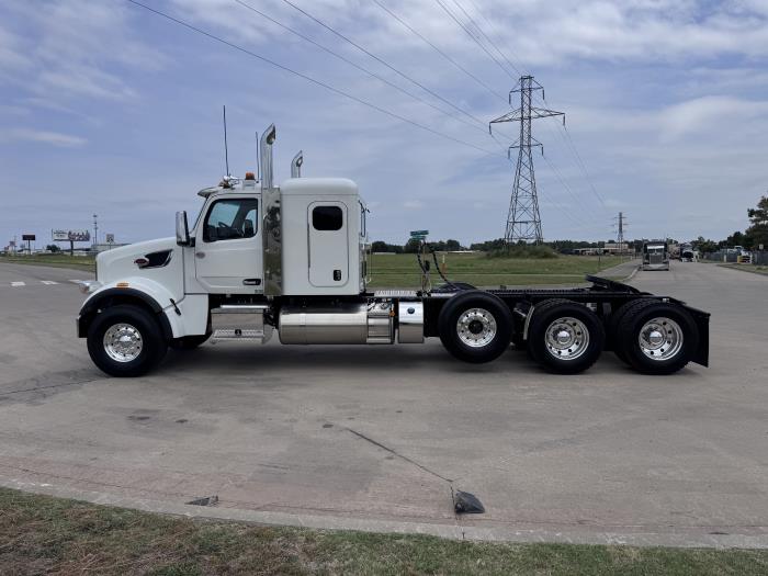 2027 Peterbilt 567-1