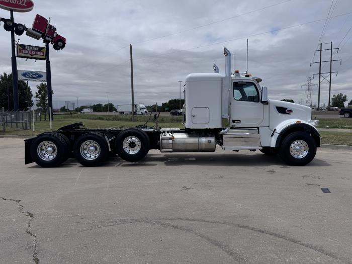 2027 Peterbilt 567-4