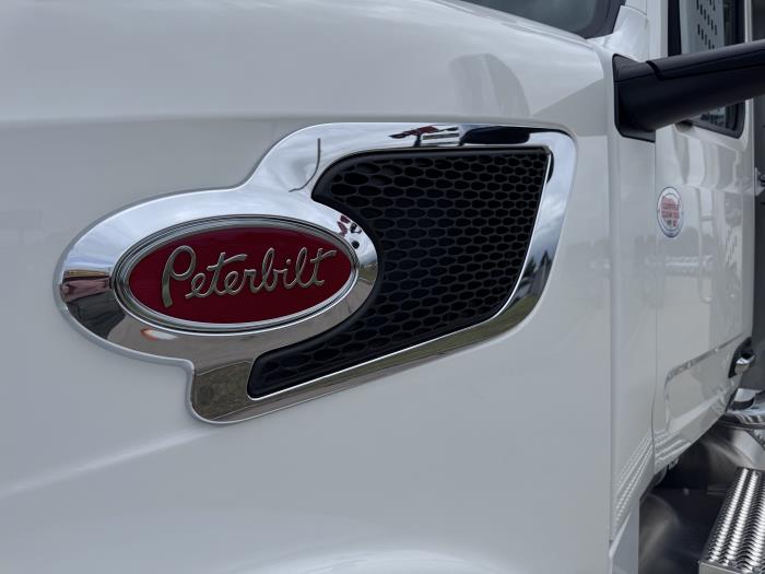 2027 Peterbilt 567-8