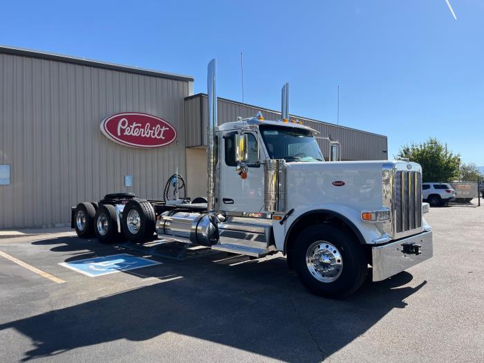 2027 Peterbilt 589-3