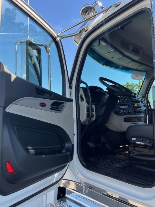 2027 Peterbilt 589-7