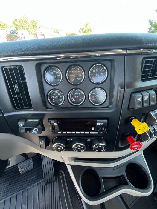 2027 Peterbilt 589-14