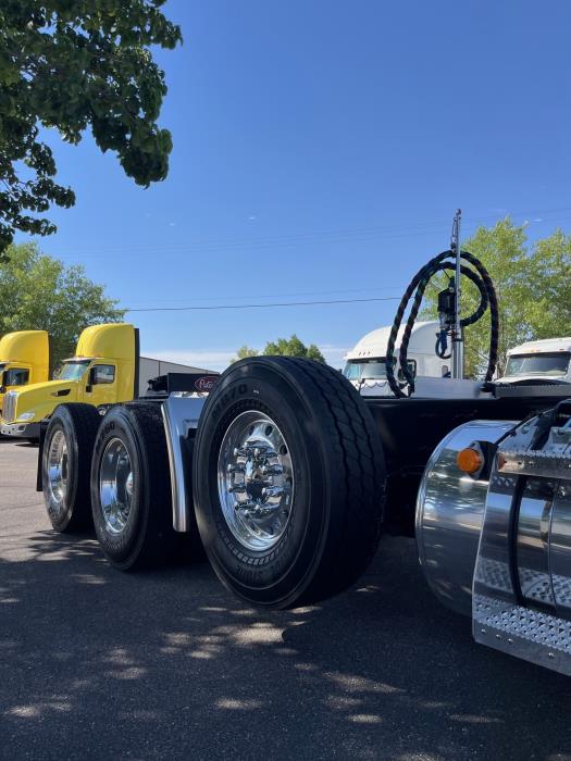 2027 Peterbilt 589-17