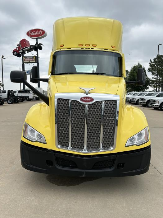 2023 Peterbilt 579-2