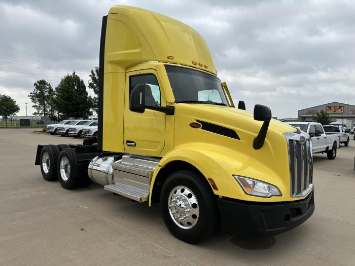 2023 Peterbilt 579-1
