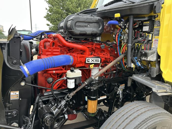 2023 Peterbilt 579-10