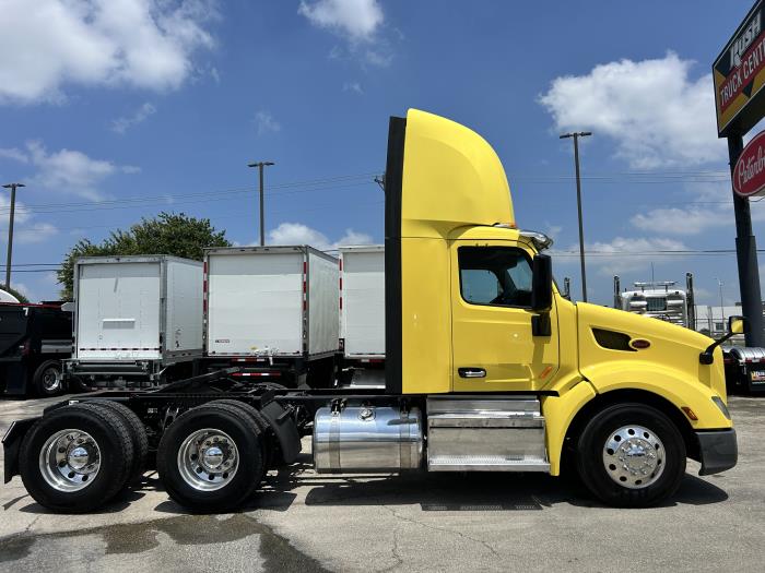 2021 Peterbilt 579-3