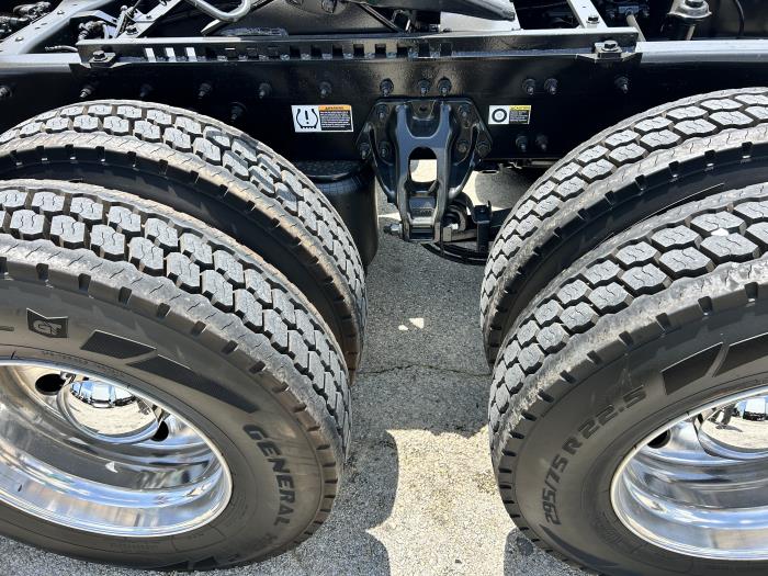 2021 Peterbilt 579-6