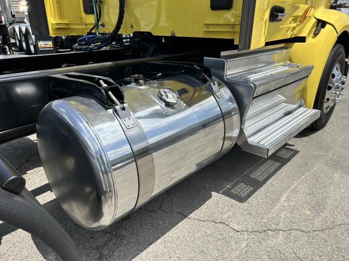 2021 Peterbilt 579-13