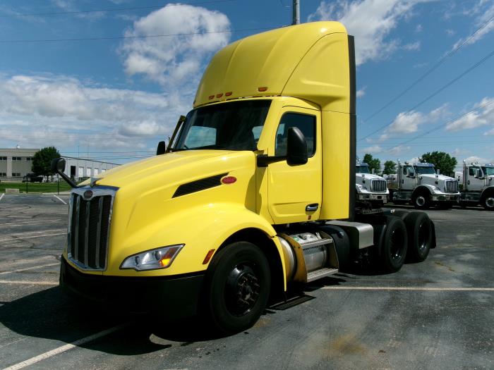 2023 Peterbilt 579-1