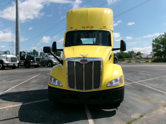 2023 Peterbilt 579-2