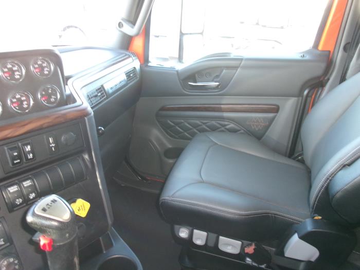 2025 International LT625-10
