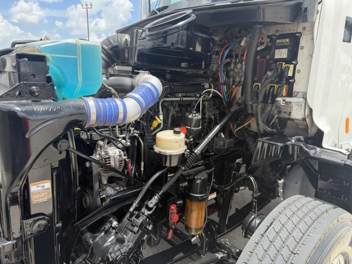 2021 Peterbilt 579-16