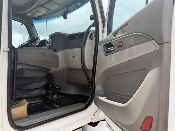 2021 Peterbilt 579-22