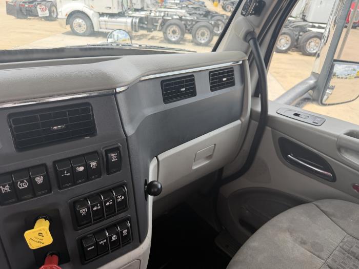 2021 Peterbilt 579-28