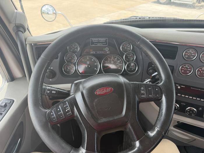 2021 Peterbilt 579-30