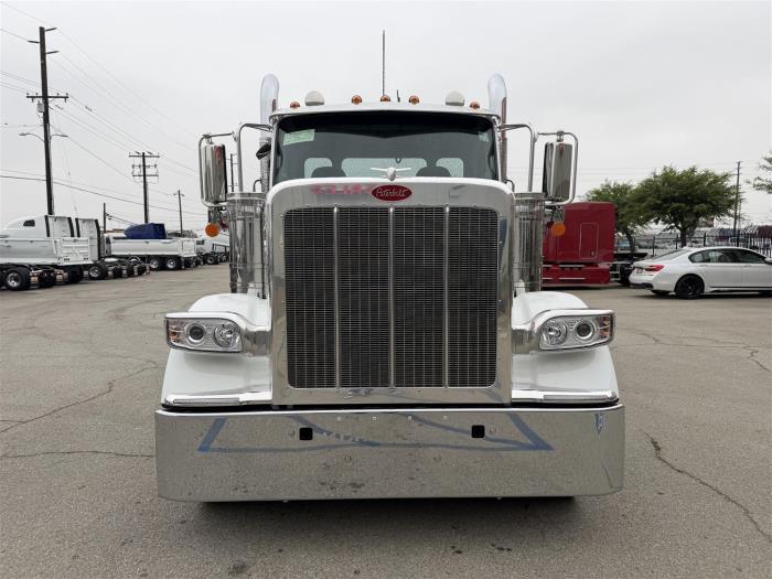2027 Peterbilt 589-2