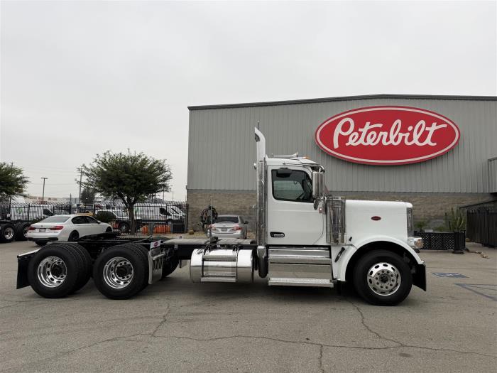 2027 Peterbilt 589-4