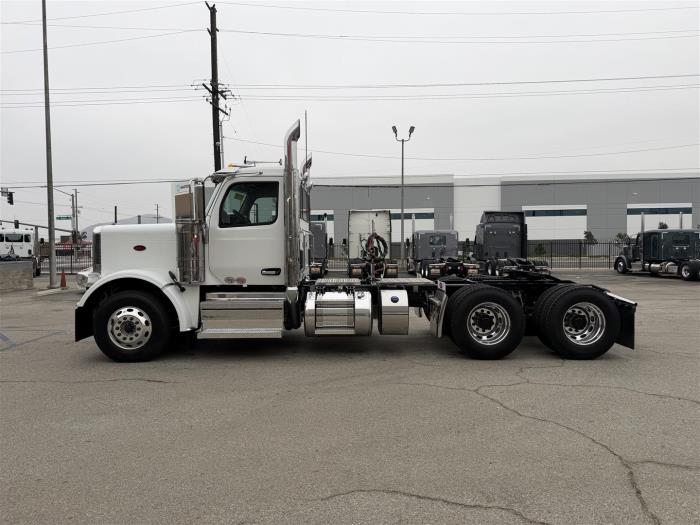 2027 Peterbilt 589-8