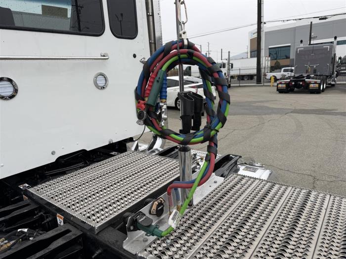 2027 Peterbilt 589-11