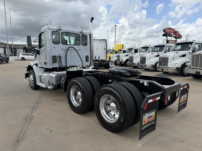 2021 Peterbilt 567-3