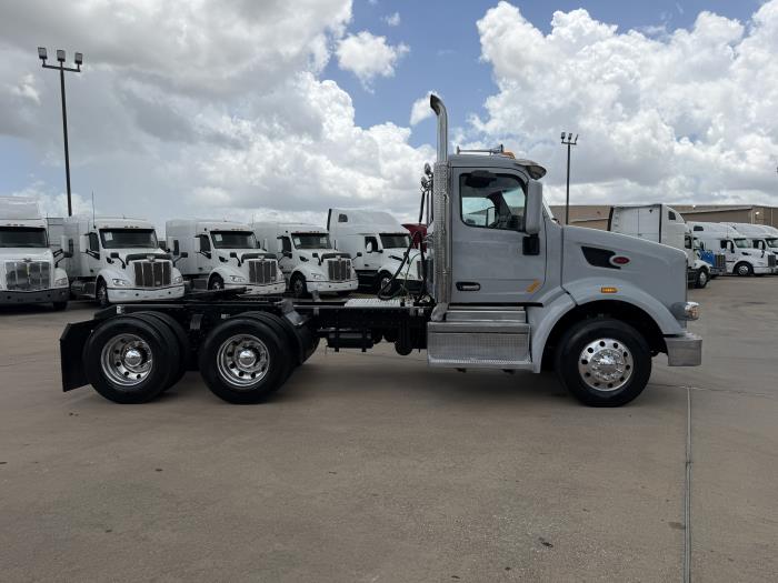 2021 Peterbilt 567-6