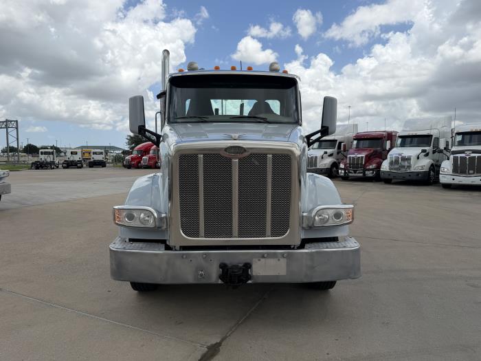 2021 Peterbilt 567-8