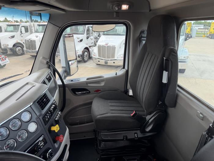 2021 Peterbilt 567-24