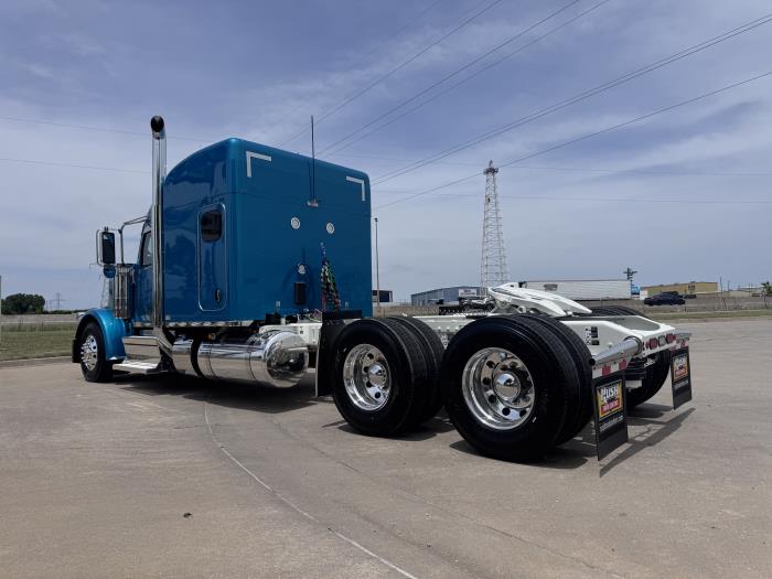 2027 Peterbilt 589-3