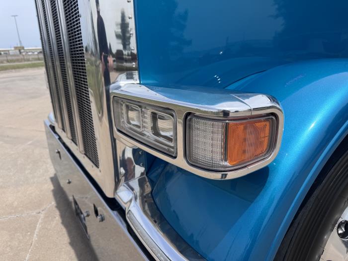 2027 Peterbilt 589-10