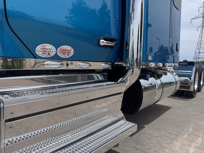 2027 Peterbilt 589-12