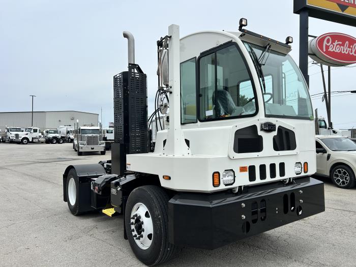 2027 Autocar ACTT42-2